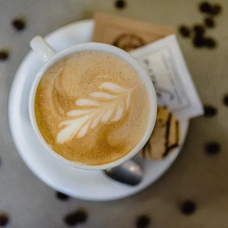 Atticus Couette-café 2*